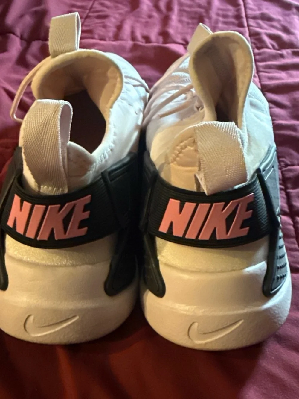 Nike Women's Light Pink and Black Mesh Sneakers